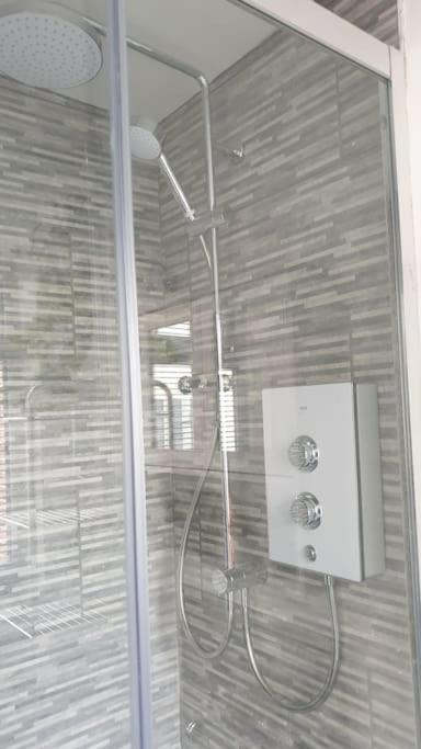 וויראל Near Liverpool Double Bedroom Hideaway מראה חיצוני תמונה